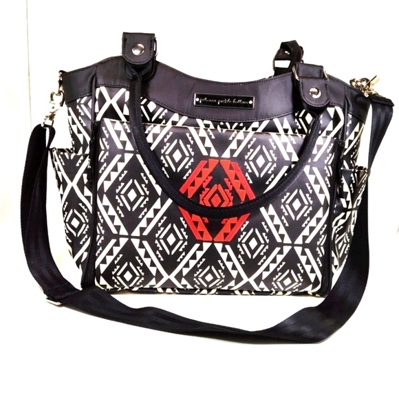 Petunia pickle bottom diaper bag- black& white - Picture 1 of 8